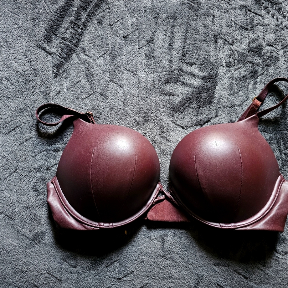 Victoria secret push up bras add 2 cups